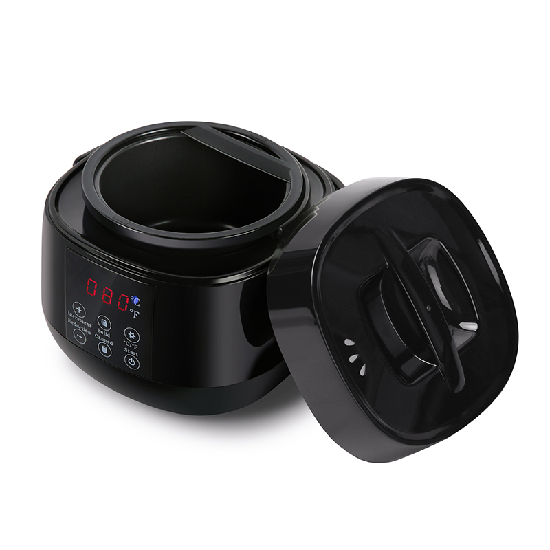 ცვილის დნობის პატარა ქვაბი შავი სახელურით